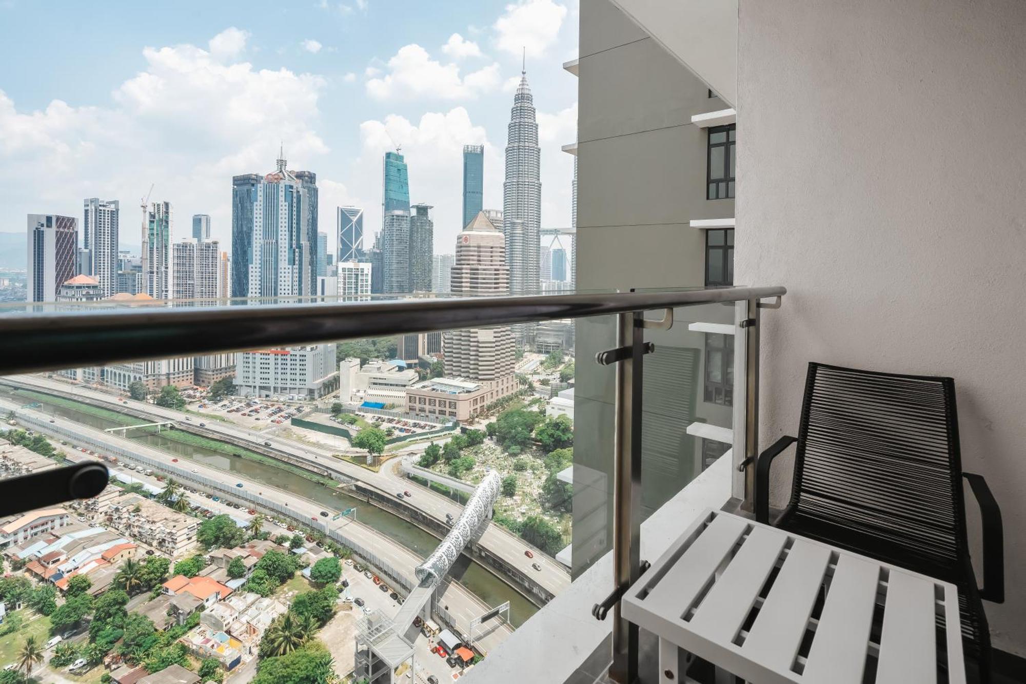 Klcc View Condo Stay Kuala Lumpur Bagian luar foto